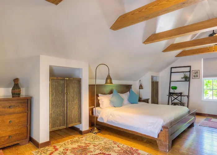 Key West Harbor Inn - Adults Only